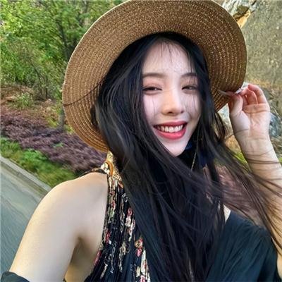 9顶假发的女孩